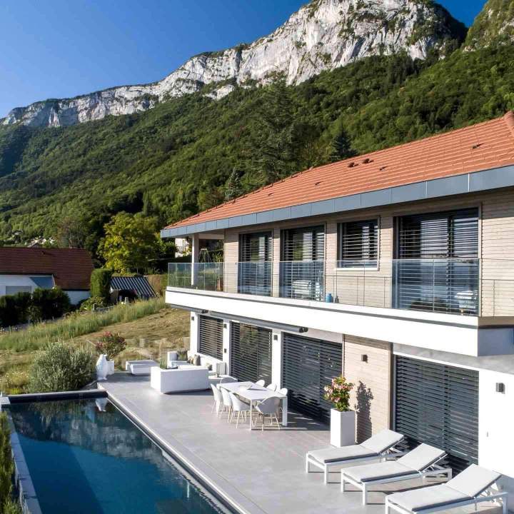 Aménagement de mobilier pour professionnels Voglans